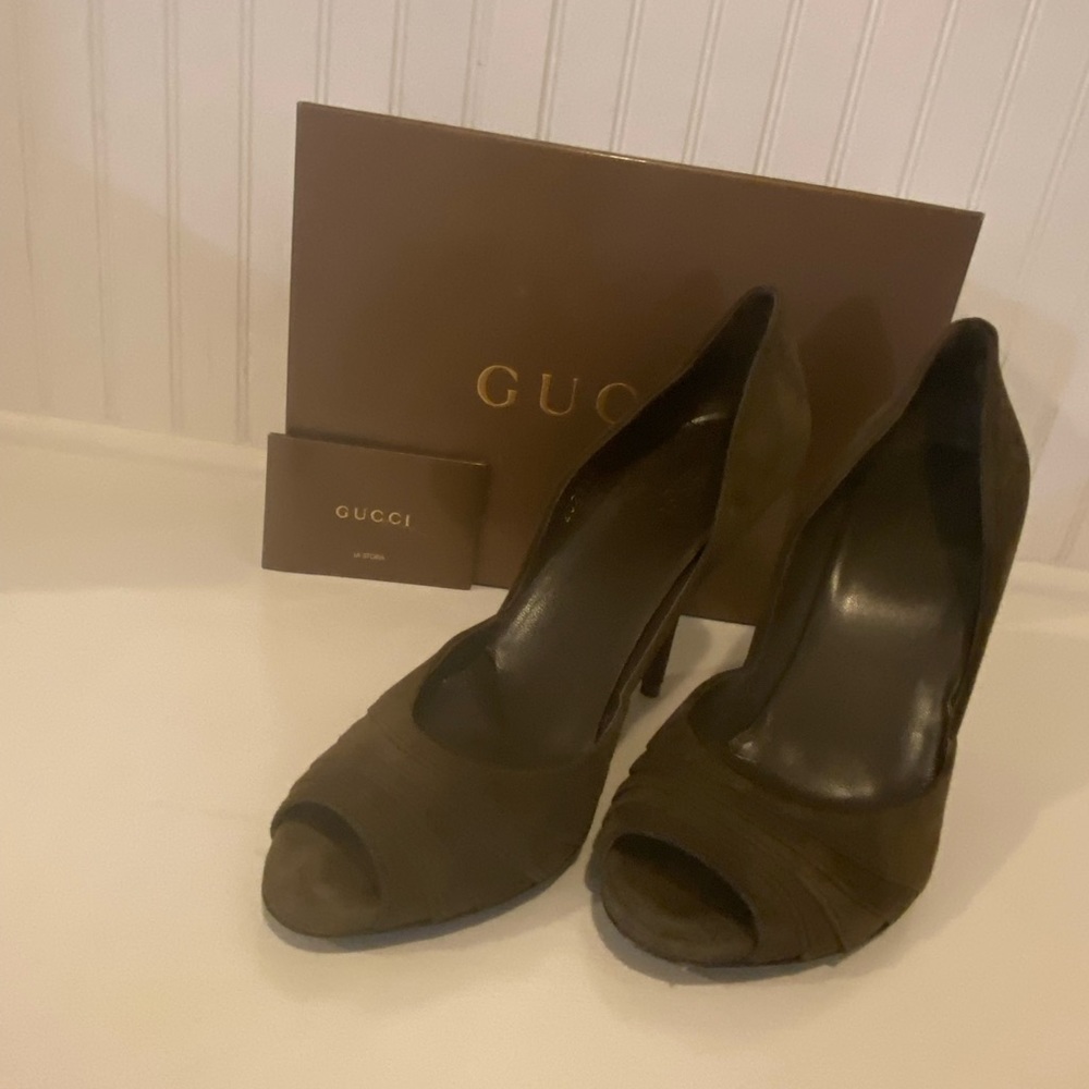 Gucci peep toe suede heels in a size 9